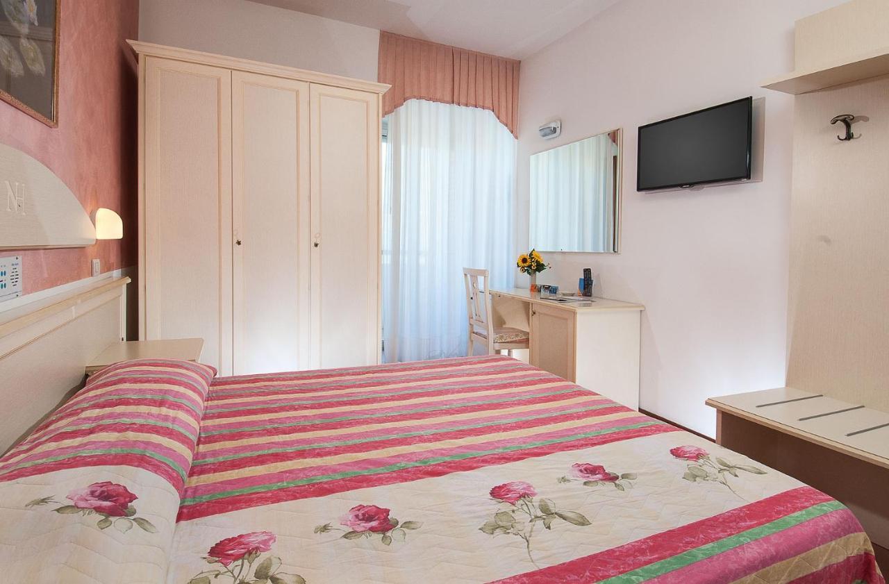 Hotel Napoleon Gabicce Mare Exteriör bild