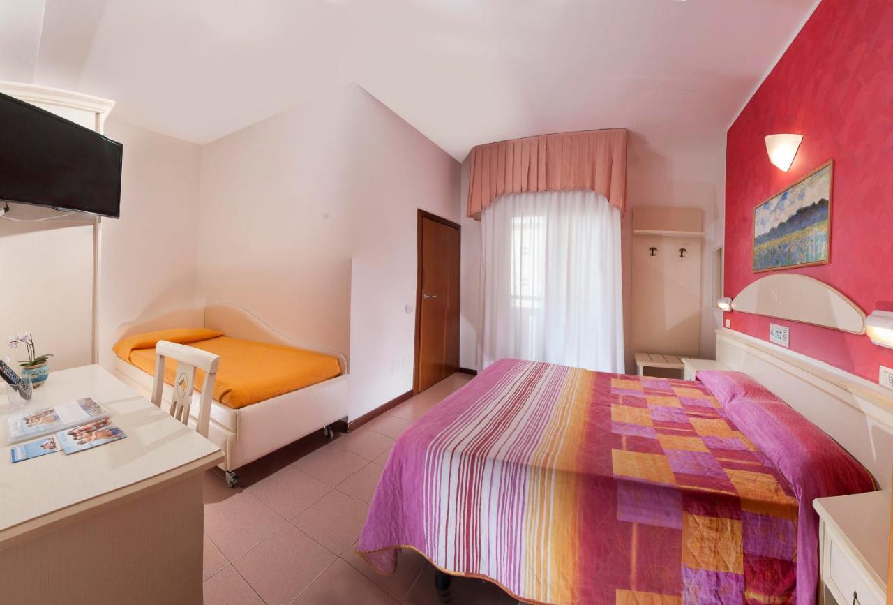 Hotel Napoleon Gabicce Mare Exteriör bild