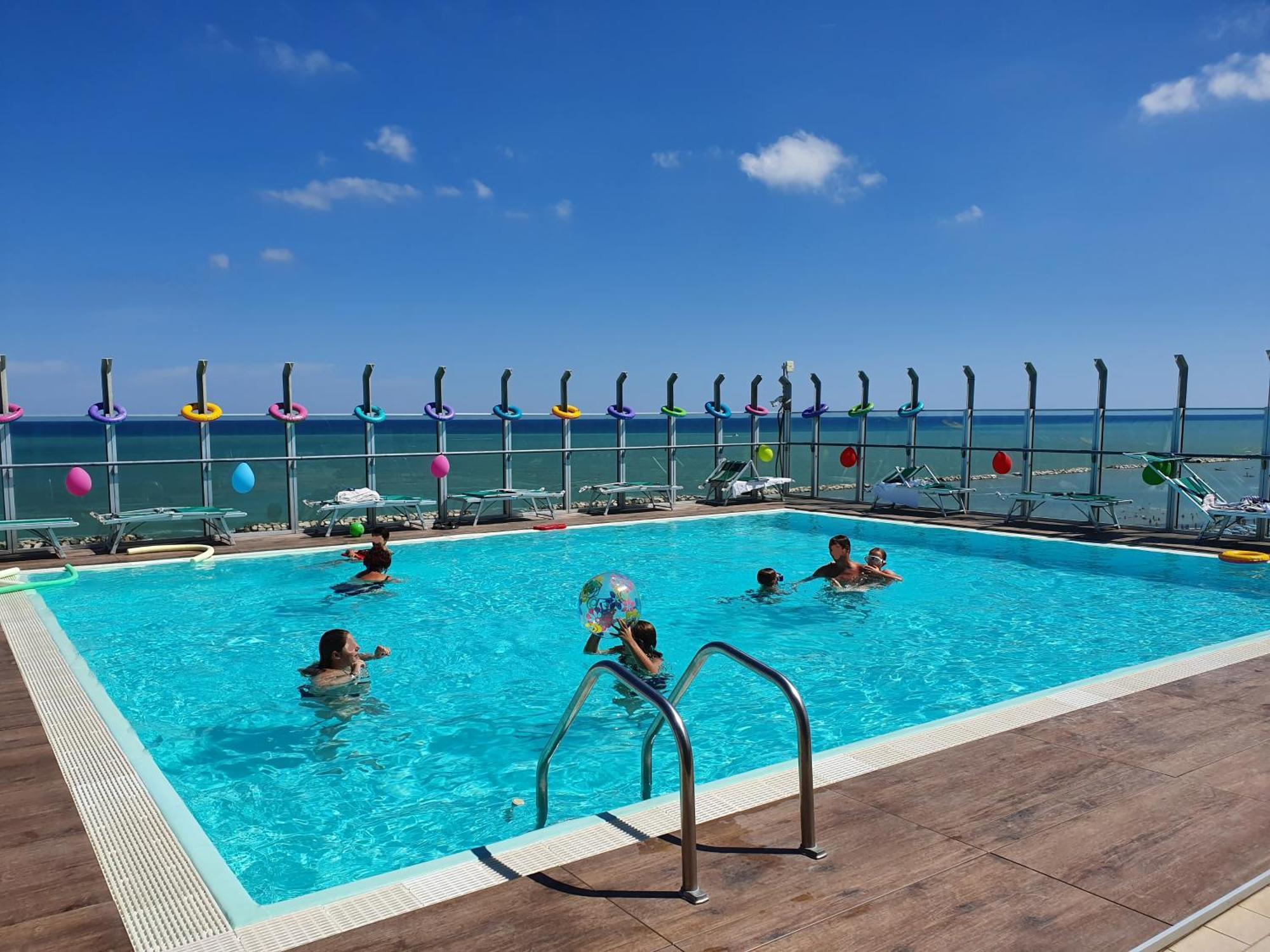 Hotel Napoleon Gabicce Mare Exteriör bild